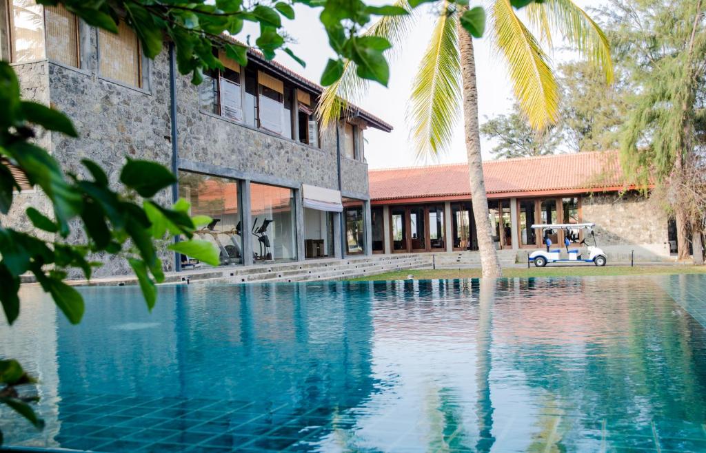 Bazén v ubytování Regenta Arie Lagoon Negombo nebo v jeho okolí