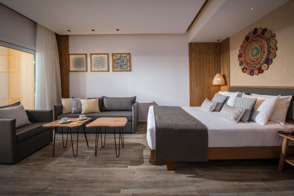 Fodele Beach Water Park Resort - Suite Familiar