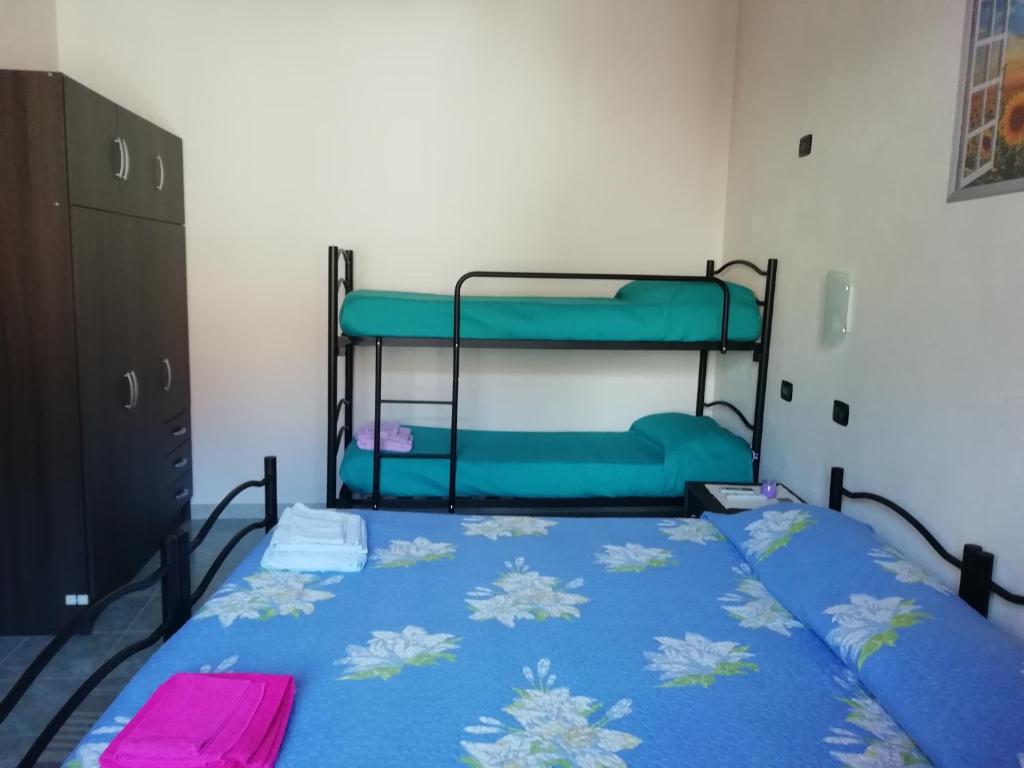 B&B S'Apposentu - Habitación Cuádruple Con Baño Privado