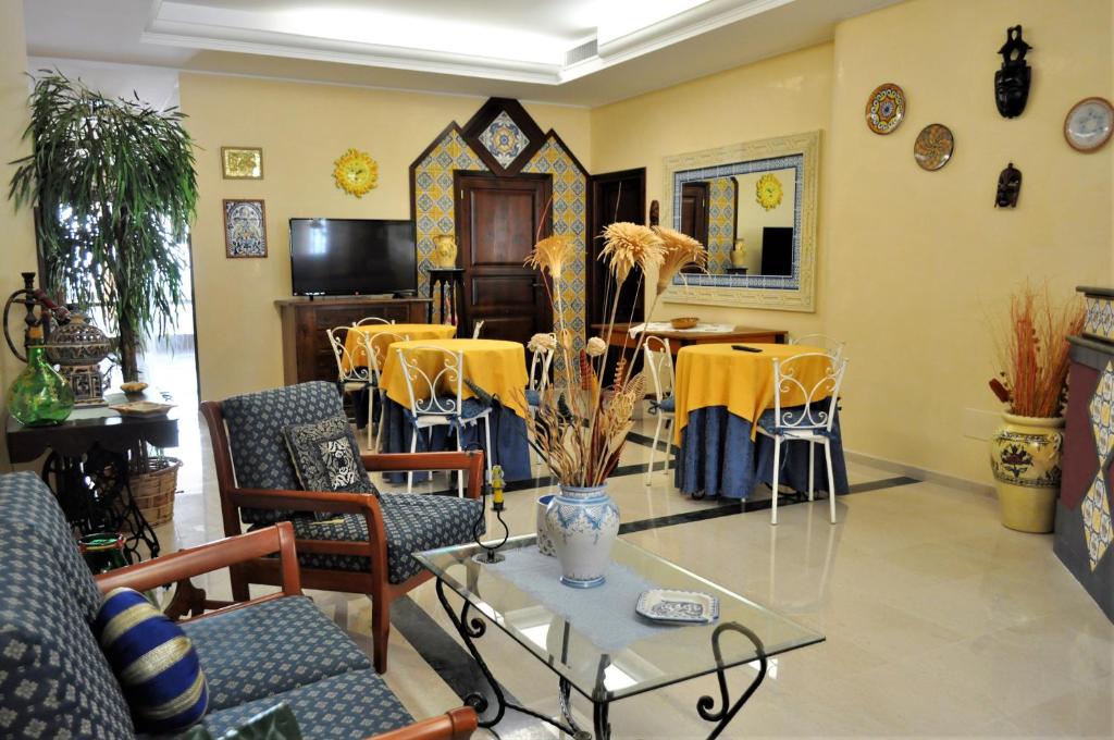 TV tai viihdekeskus majoituspaikassa Al-Tair