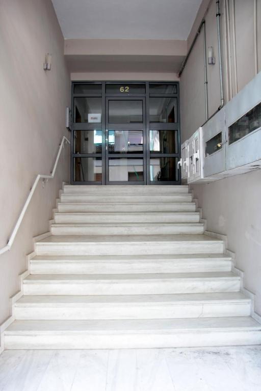 Zdjęcie z galerii obiektu Sunny apartment in the heart of Athens Preview listing w Atenach