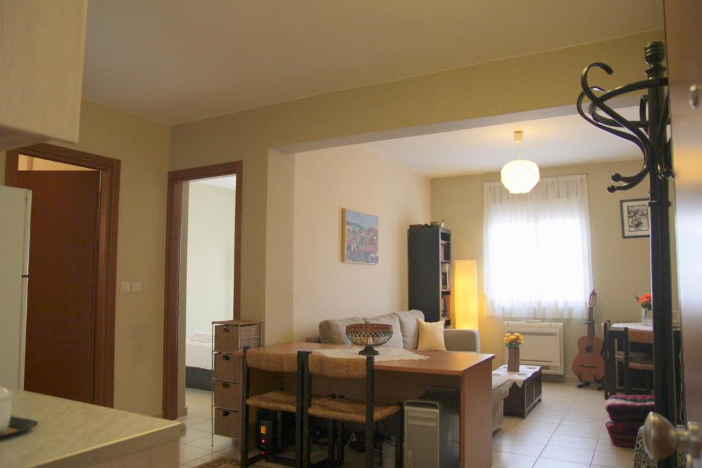 Zdjęcie z galerii obiektu Sunny apartment in the heart of Athens Preview listing w Atenach