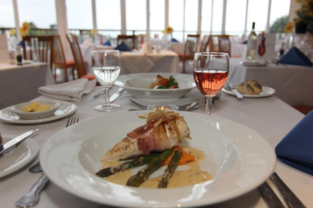 The Riviera Hotel & Apartments - Alum Chine - Resim 35