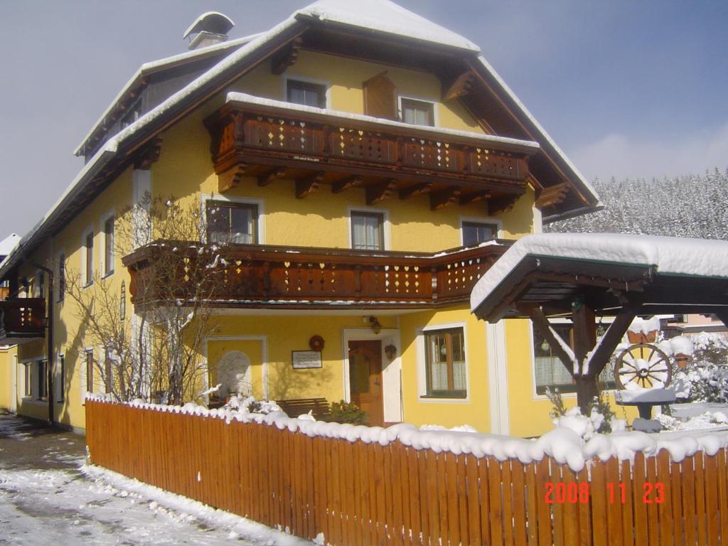 The building in which a panziókat is located