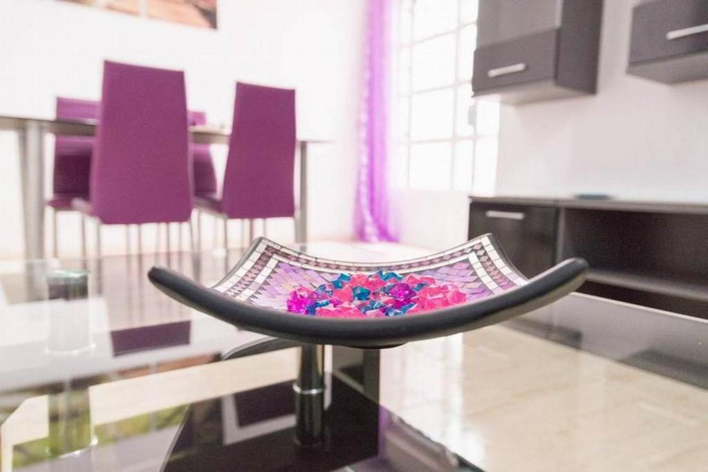 Część wypoczynkowa w obiekcie Apartamento Violeta Centro Parking Privado