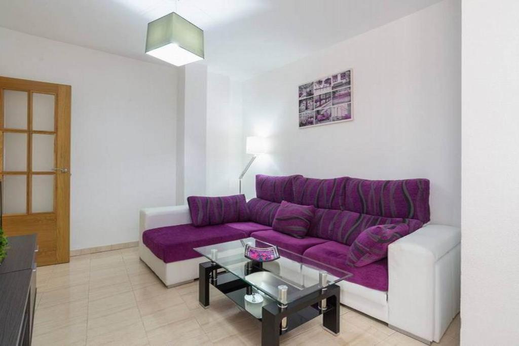 Część wypoczynkowa w obiekcie Apartamento Violeta Centro Parking Privado