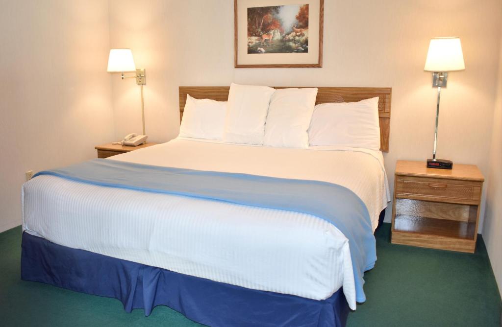 Americas Best Value Inn & Suites - Tahquamenon Country - Suite Met 2 Slaapkamers