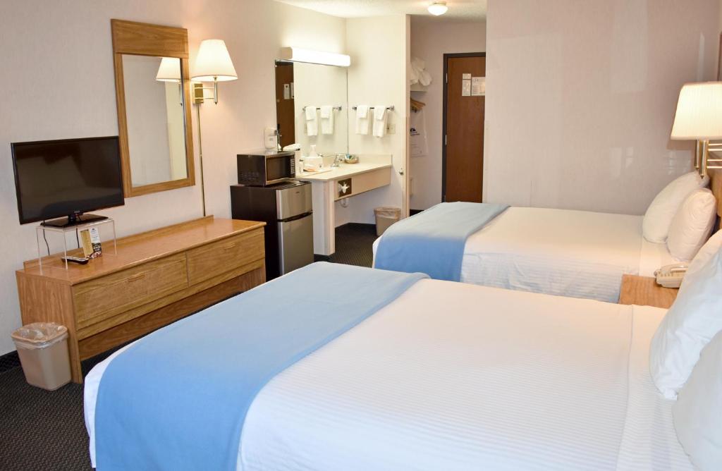Americas Best Value Inn & Suites - Tahquamenon Country - Koningin Kamer