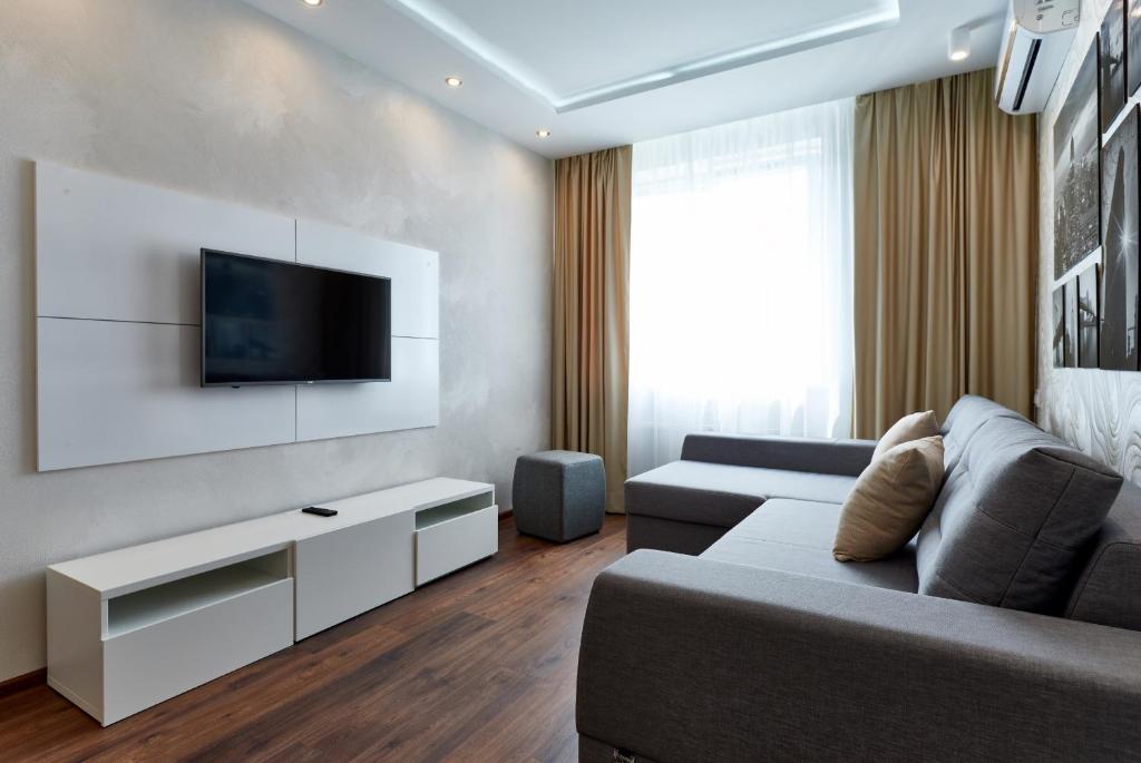 TV a/nebo společenská místnost v ubytování Apartment near Lukyanovka Square