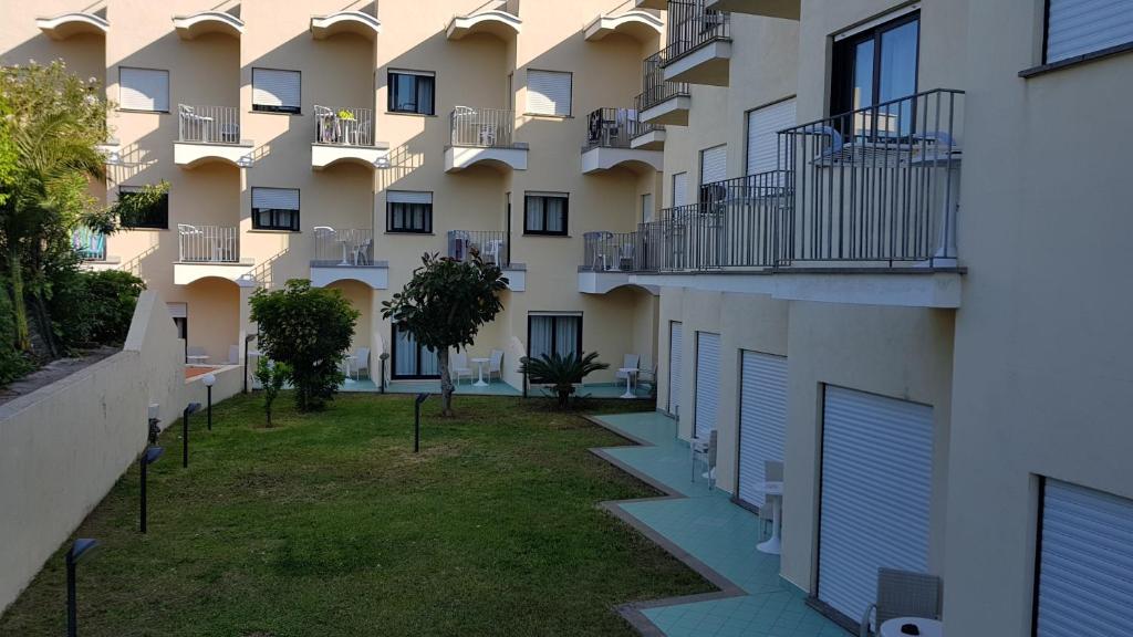 Budova, kde se hotel nachází