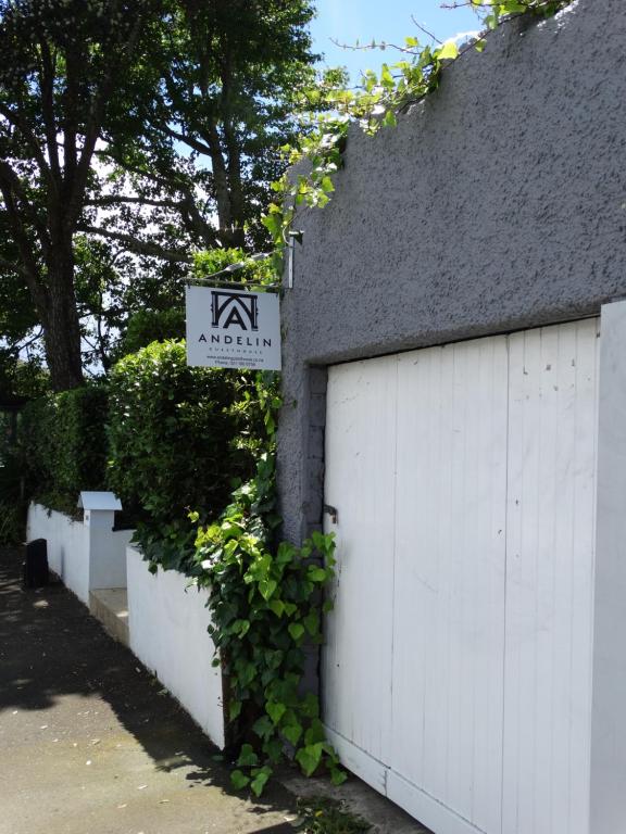 Certifikát, hodnocení, plakát nebo jiný dokument vystavený v ubytování Andelin Guest House