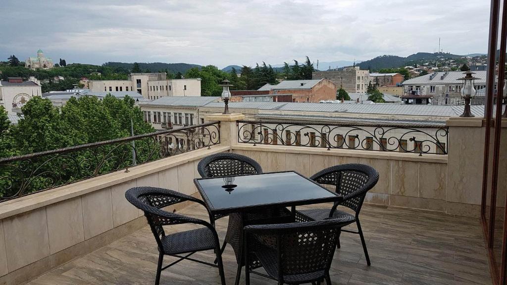 Nespecifikovaný výhled na hory nebo výhled na hory při pohledu z hotelu