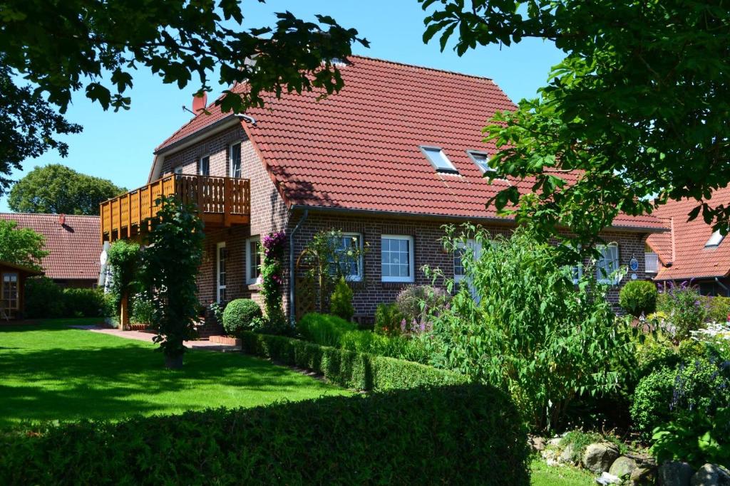 Κήπος έξω από το Landhaus Heyken