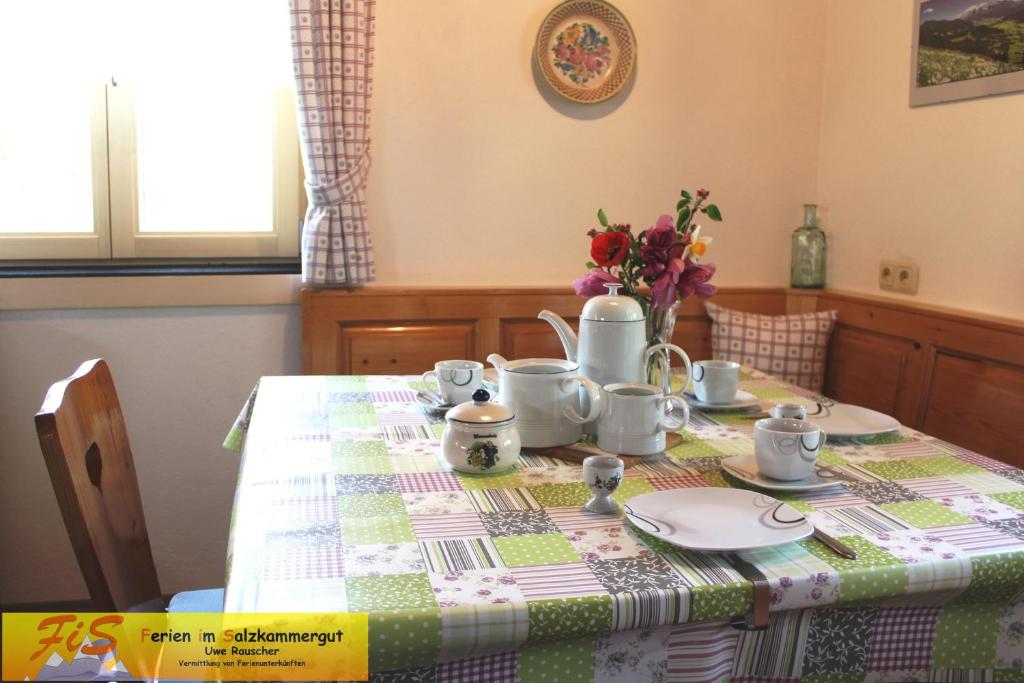 Příslušenství pro přípravu čaje a kávy v ubytování Haus Seeruhe - direkt am Grundlsee