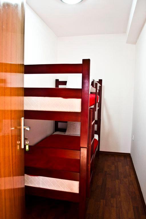 El Barco Apartments - Apartment With Balcony