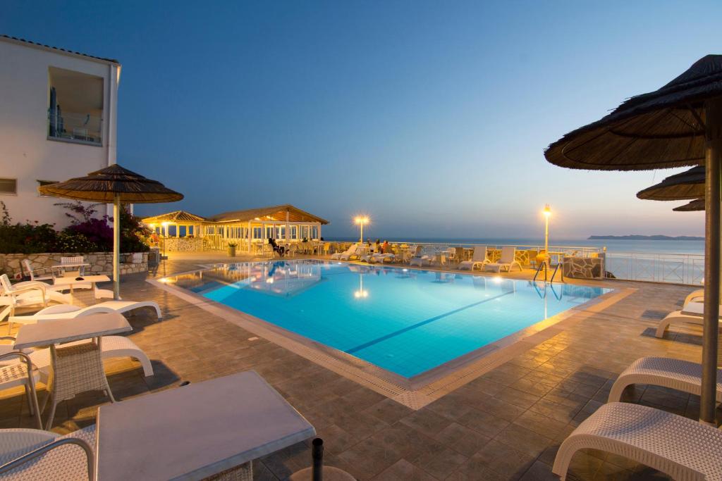 Bazén v ubytování Hotel Agia Paraskevi nebo v jeho okolí