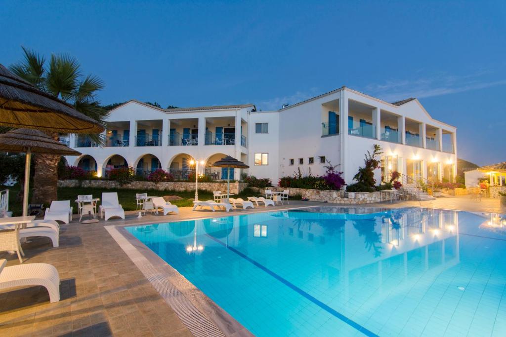Bazén v ubytování Hotel Agia Paraskevi nebo v jeho okolí