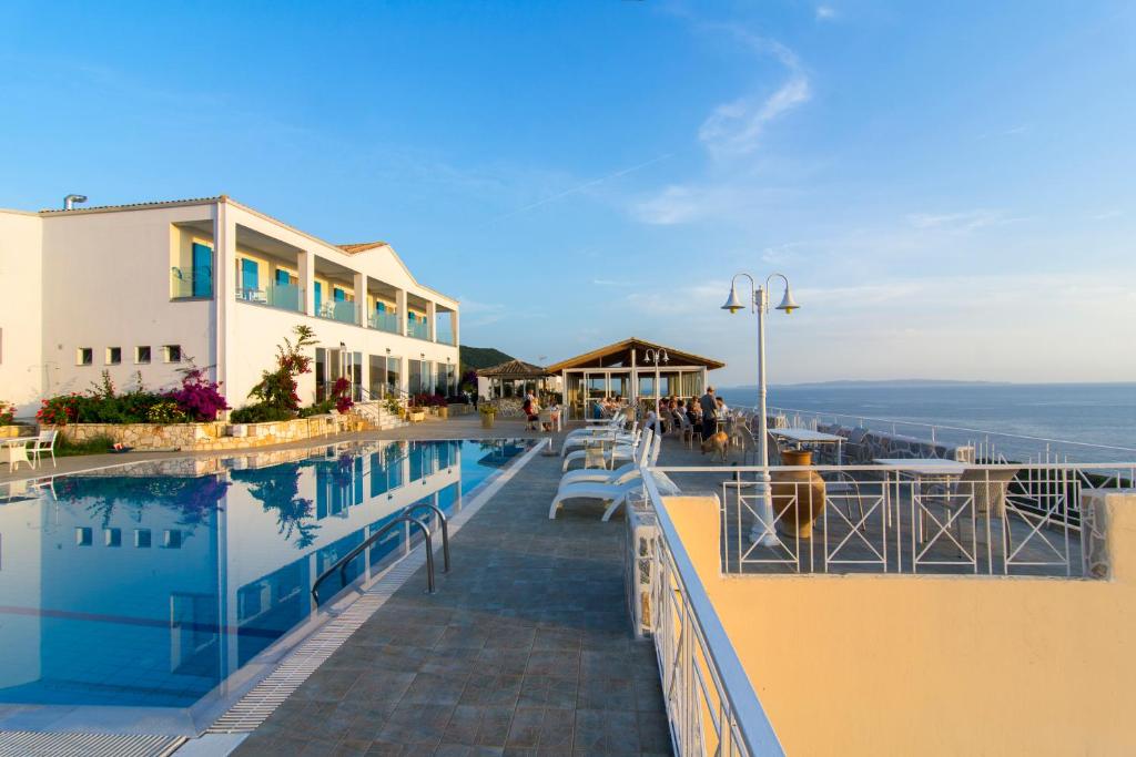 Bazén v ubytování Hotel Agia Paraskevi nebo v jeho okolí