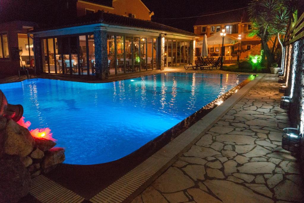 Bazén v ubytování Venus Apartments nebo v jeho okolí