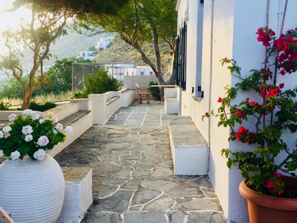 Vonkajšia záhrada v ubytovaní House in Kamares - Sifnos