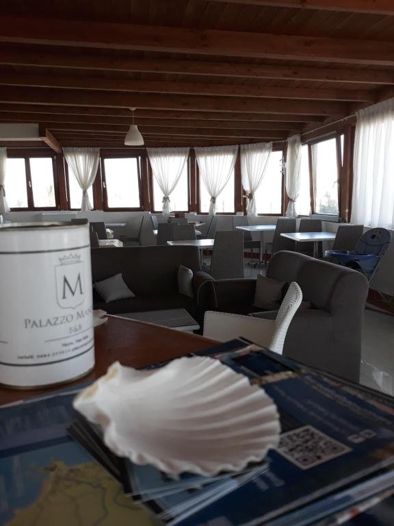 Posezení v ubytování B&B Palazzo Manfredi Vieste, Fronte mare con Parcheggio