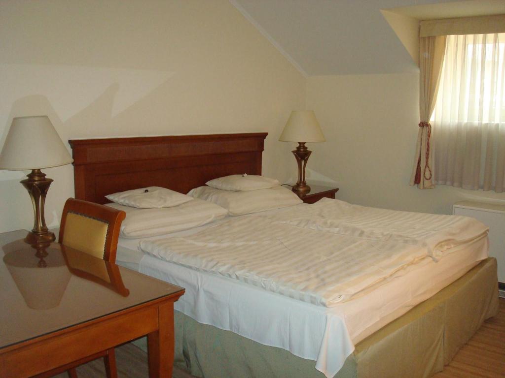 Hotel Romantik Eger - Resim 41