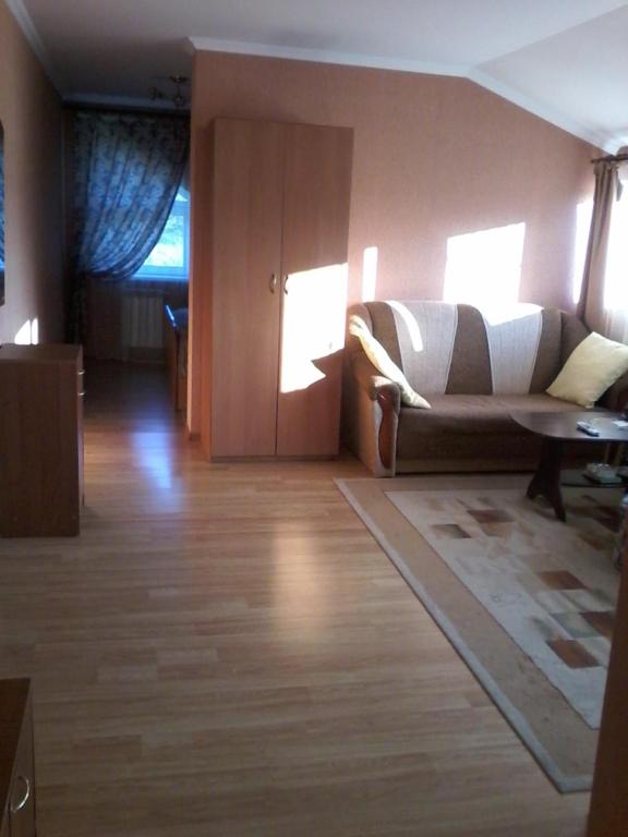 Mini Hotel Furmi - Superior Triple Room
