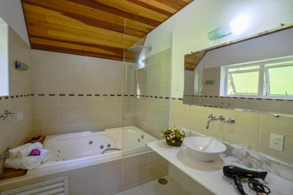  La Réserve Suites