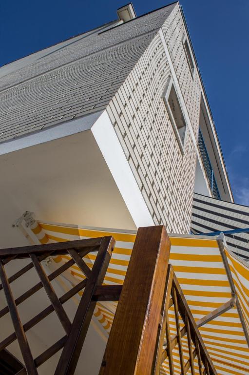 Budova, v ktorej sa apartmán nachádza