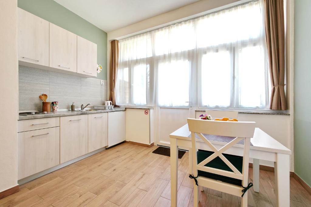 Kuchyňa alebo kuchynka v ubytovaní Studio close to the beach - Zadar Borik