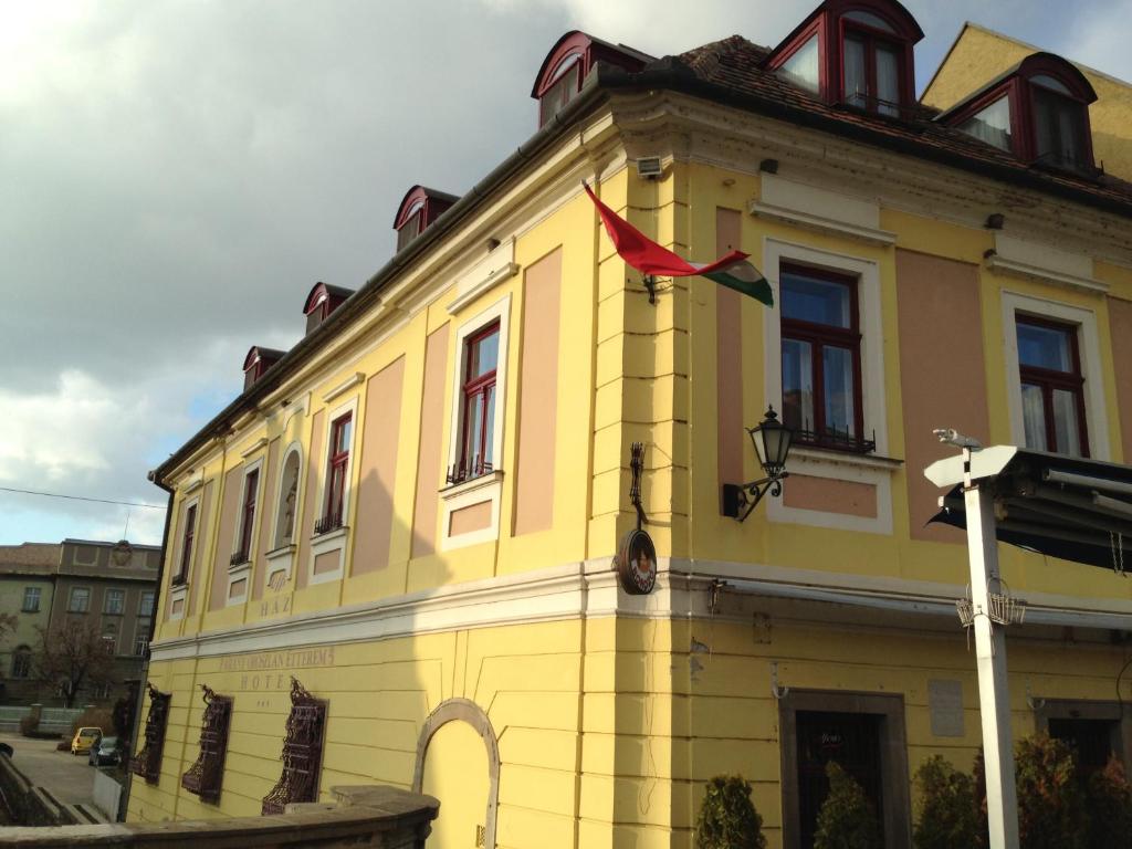 Budynek, w którym mieści się pensjonat