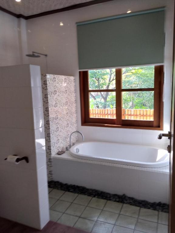 Koupelna v ubytování Ubud Lestari Bungalows