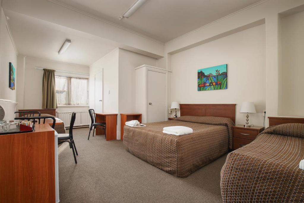 Kiwi International Hotel photo