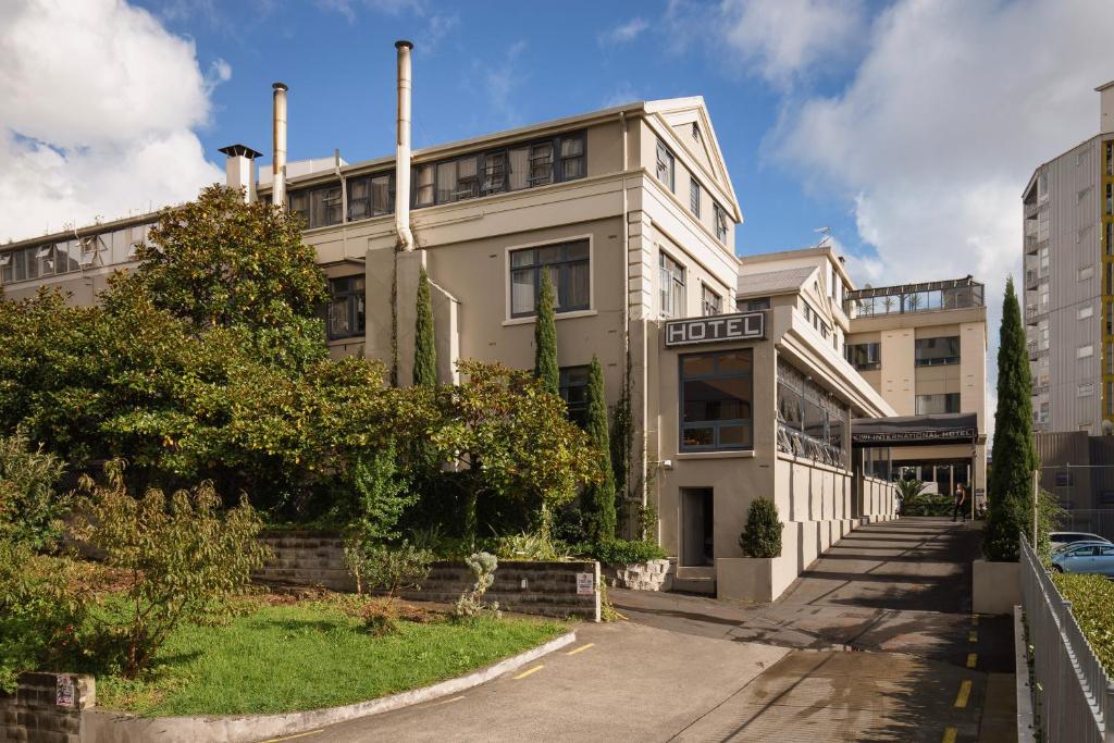 Kiwi International Hotel photo