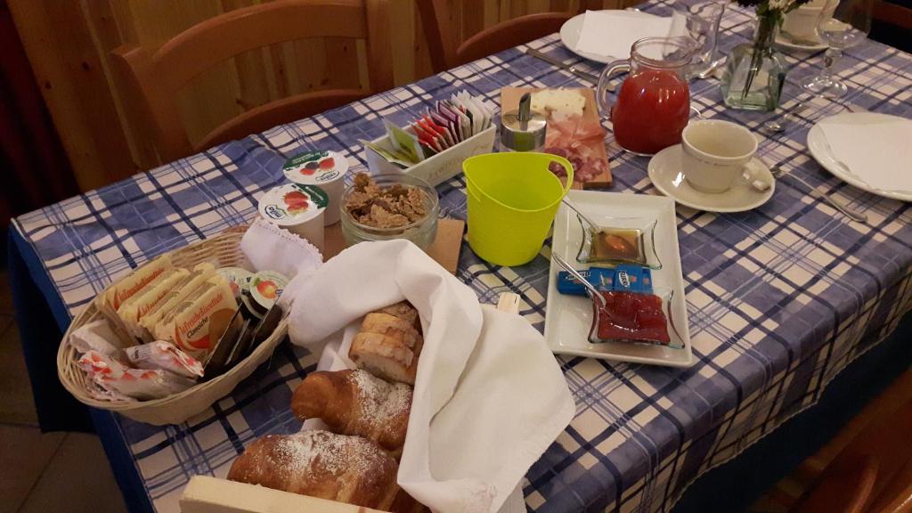Jídlo v penzionu nebo okolí