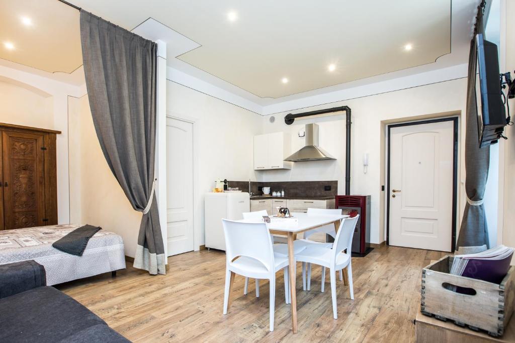 Inn Aosta - La Piazza - 10