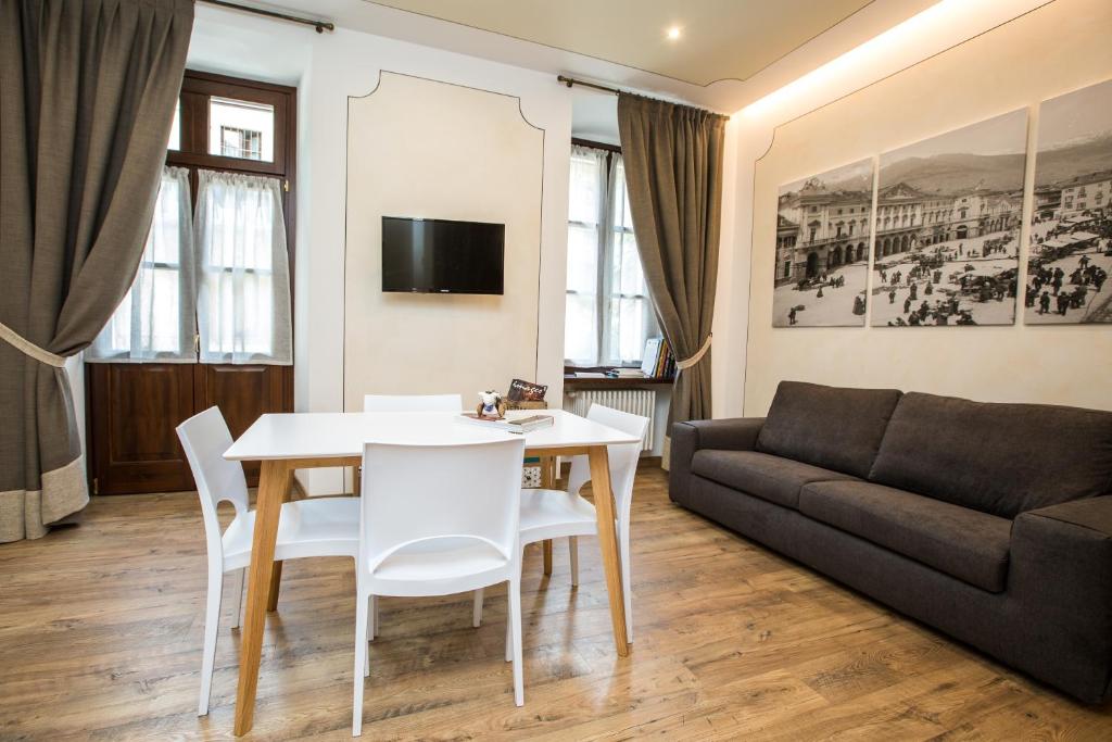 Inn Aosta - La Piazza - 16