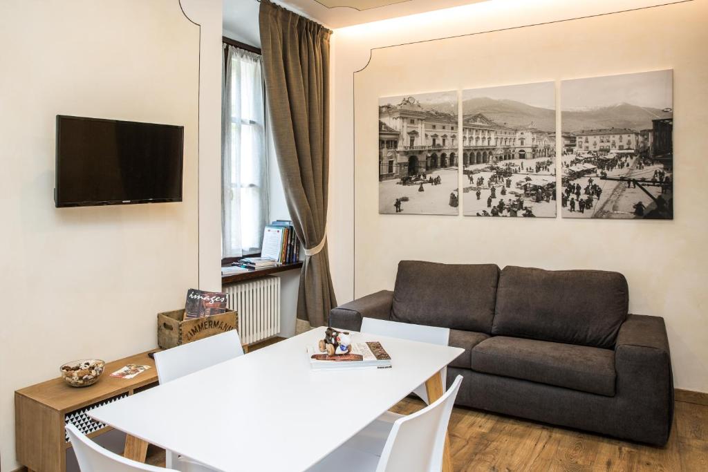 Inn Aosta - La Piazza - 19