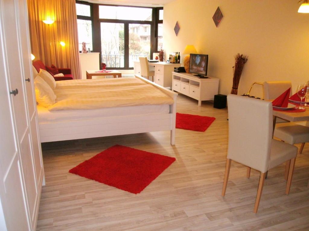 Postel nebo postele na pokoji v ubytování Haus Roseneck mit gratis Zugang zur Jod-Sole-Therme