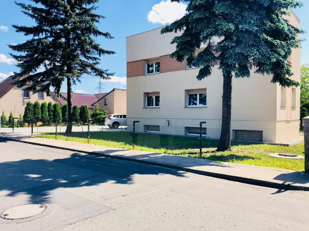 Budova, v ktorej sa apartmán nachádza