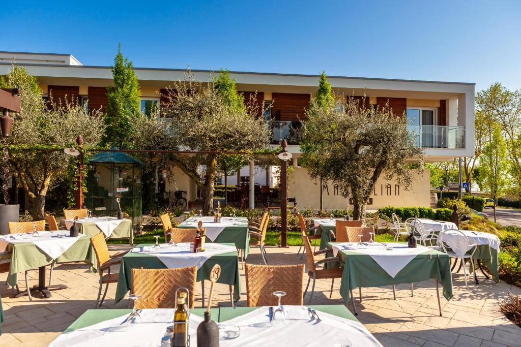 Restaurace v ubytování Hotel Maximilian