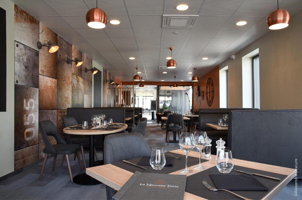 Gallery image of Contact Hôtel Astréa Nevers Nord et son restaurant la Nouvelle Table in Varennes Vauzelles