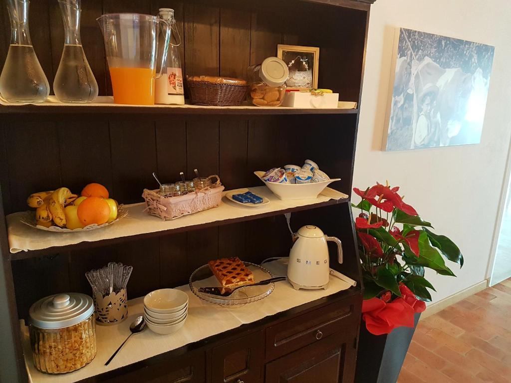 Jedlo v ubytovaní bed & breakfast alebo blízkom okolí