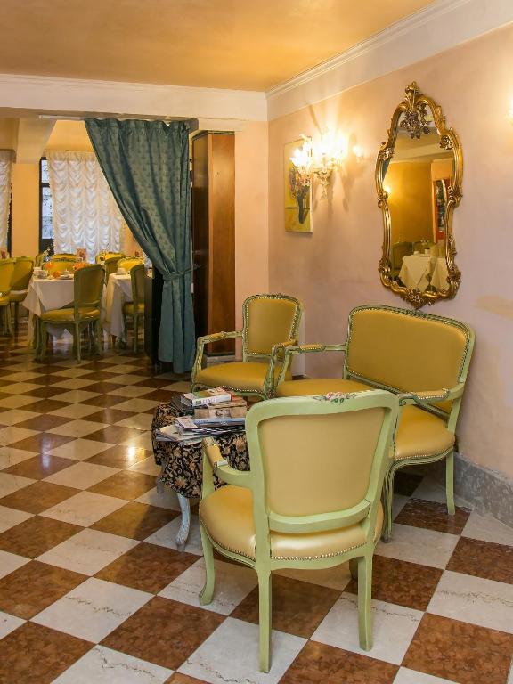 Posezení v ubytování Hotel Pantalon