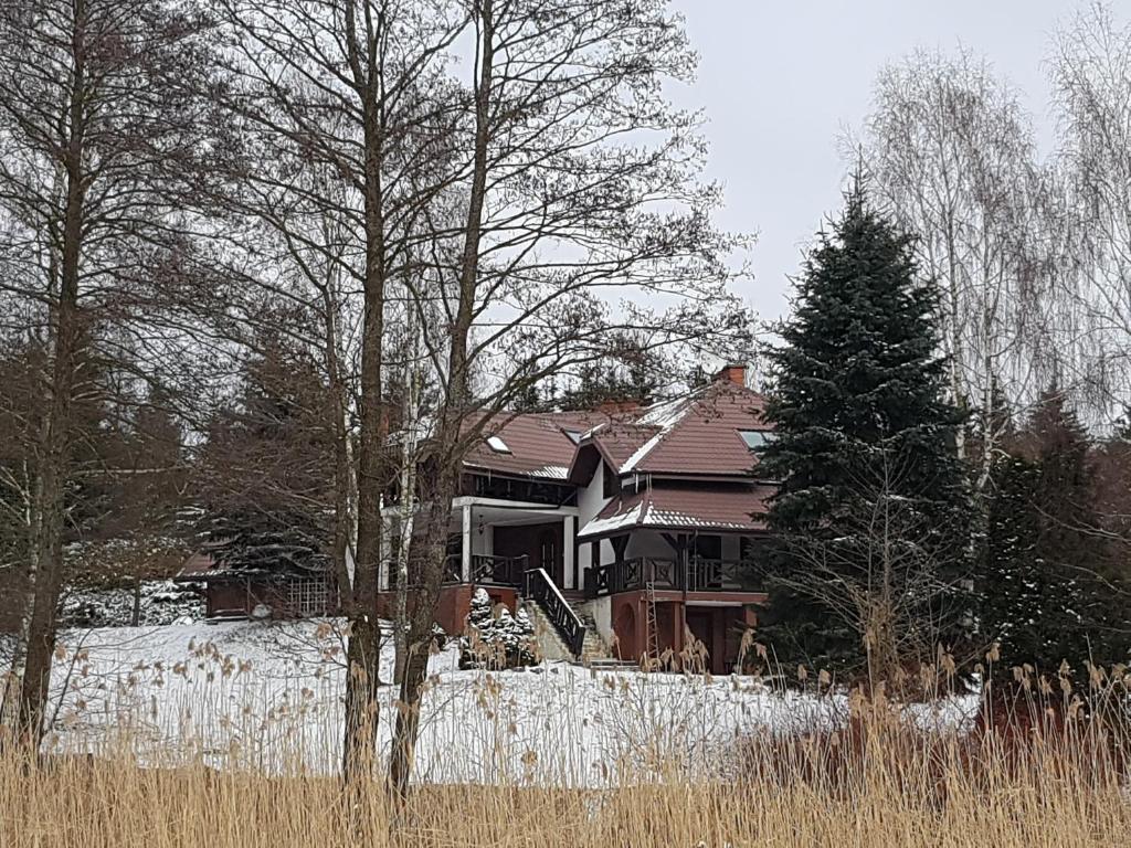 Siedlisko Ostropest Karbowskie 9a v zime