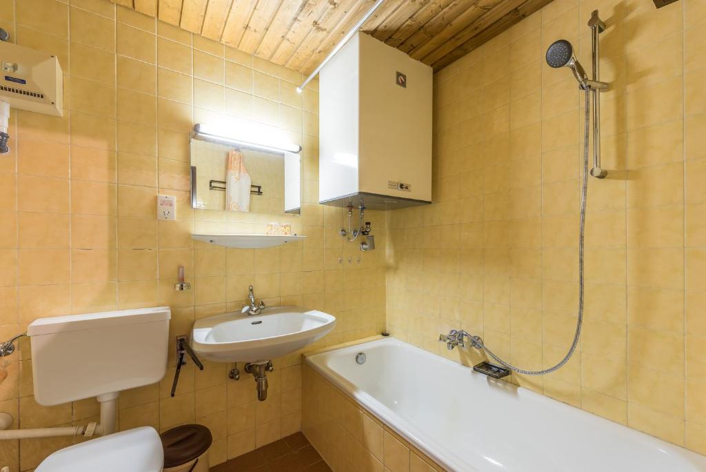 Koupelna v ubytování Ski- und Wander Appartements Schiffer