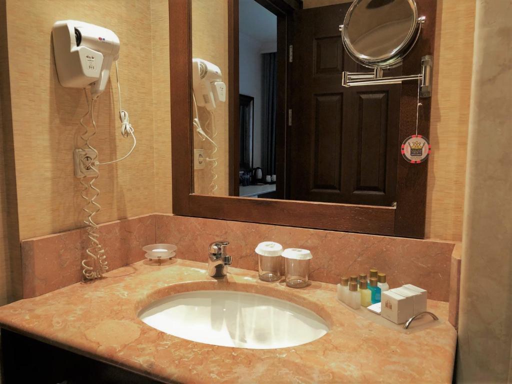 Hotel Intourist Palace Batumi - Sala De Economía Planta Baja
