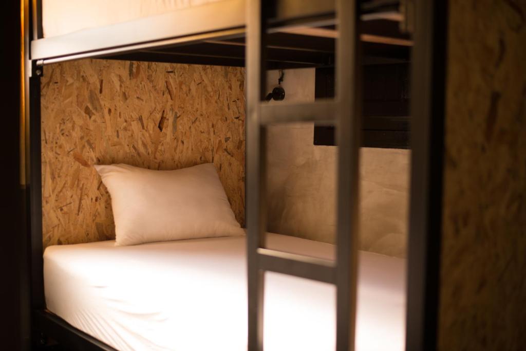 Sawatdee Guesthouse the Original - Quadruple Room With Shared Bathroom