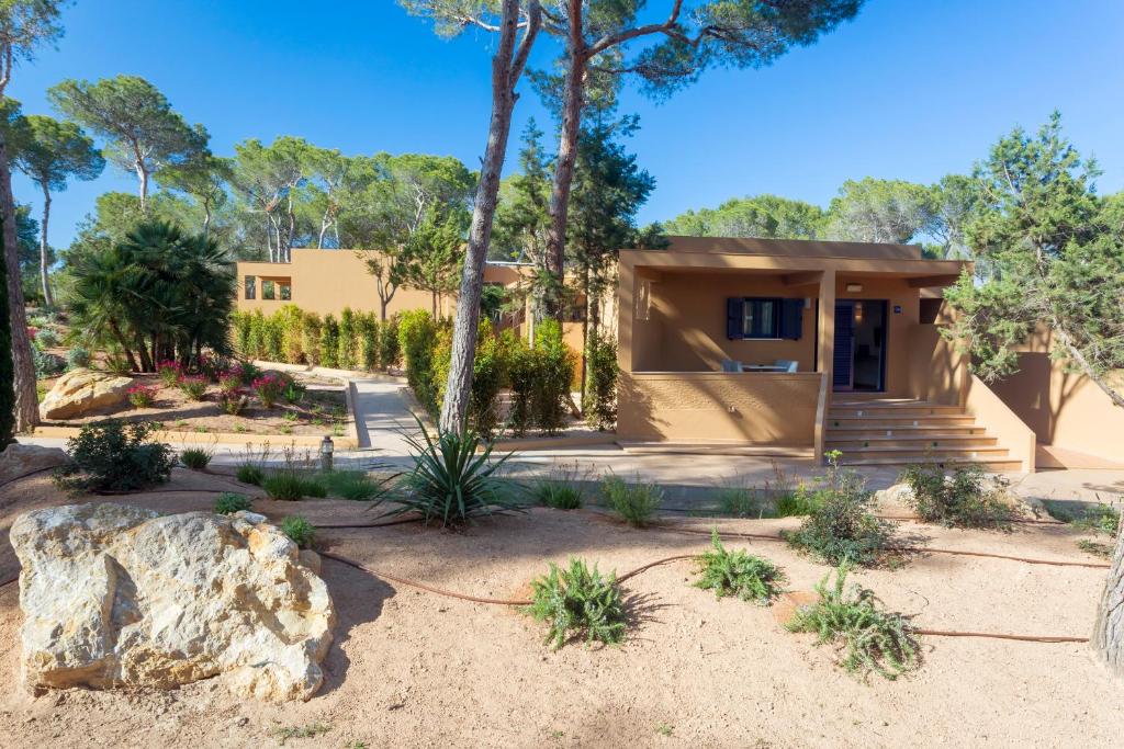 Ses Eufabietes Apartments & Restaurant, Sant Francesc Xavier ...