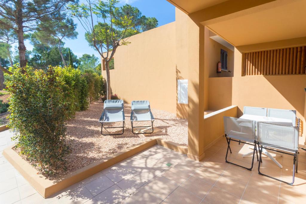 Balkón nebo terasa v ubytování Ses Eufabietes Apartments & Restaurant